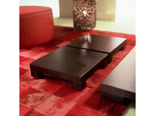 Tavolino quadrato basso in legno Pablo di Milanomondo