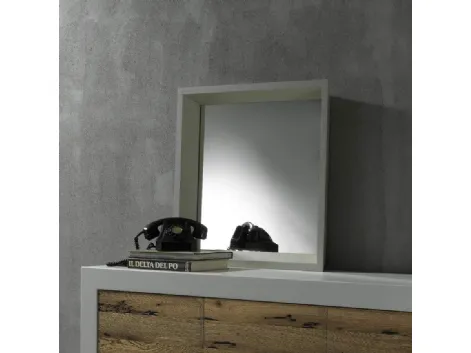 Specchio quadrato con cornice in legno laccato bianco Wash di Milanomondo