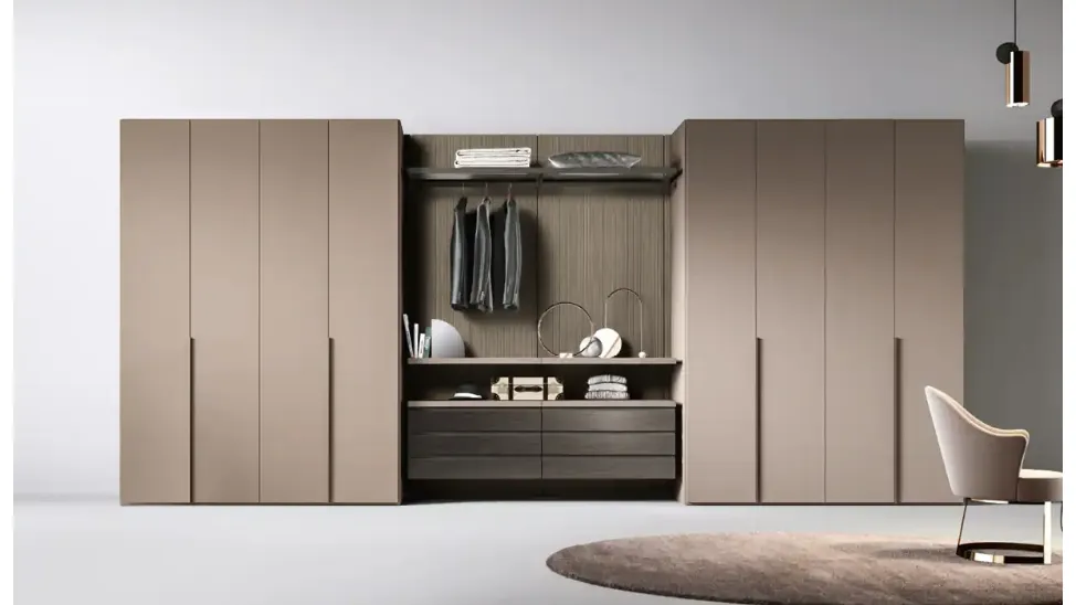 Cabina armadio Gemini G225 tra due armadi a muro di Moretti Compact Giorno Notte