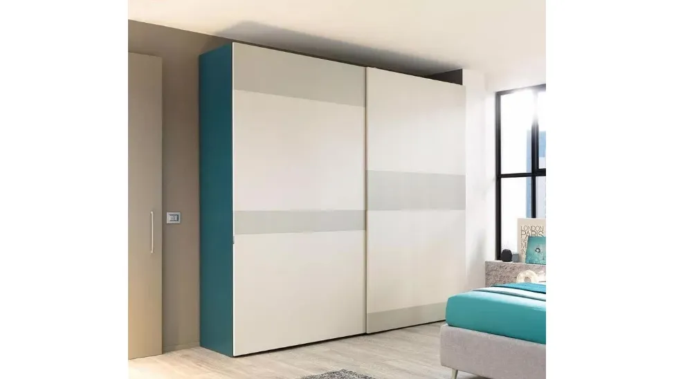 Armadio in melaminico e laccato NC208 Slider Strip B di Moretti Compact