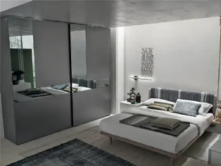 Armadio Cristal in laccato opaco antracite con ante specchio grigio e grigio satinato di Tomasella