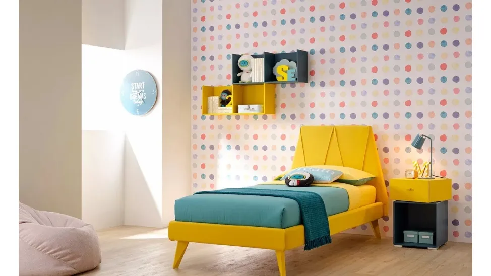 Letto singolo con testiera in tessuto dalla forma a trapezio SC203 di Moretti Compact
