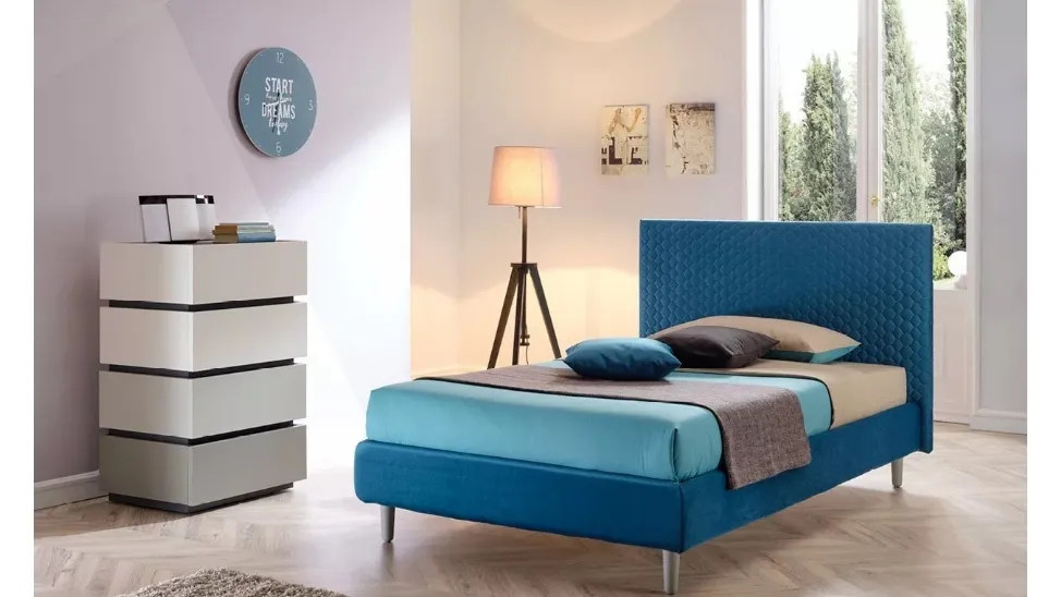 Letto singolo in tessuto con testiera trapuntata SC209 di Moretti Compact
