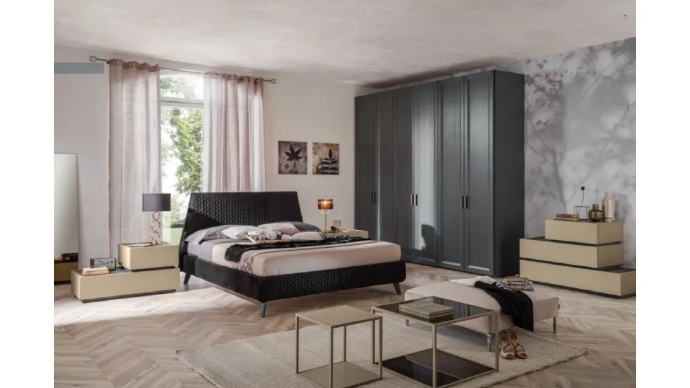 Letto matrimoniale VG501 con testiera in tessuto trapuntato di Moretti Compact