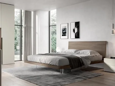 Letto dal design moderno semplice e lineare con testiera in nobilitato essenza Olmo juta e piedini trasparenti Zeo di Villanova