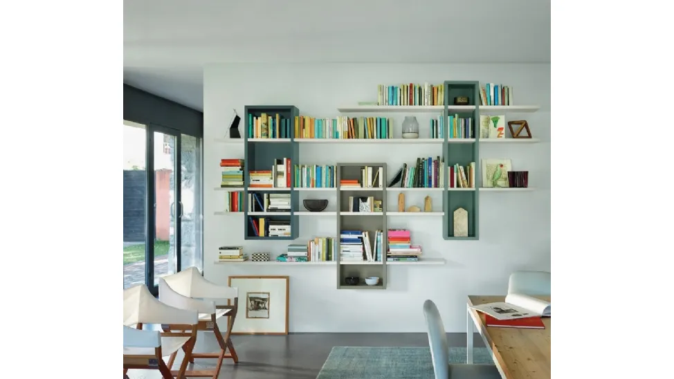 Libreria sospesa componibile Modo M6C78 in laccato opaco di Sangiacomo