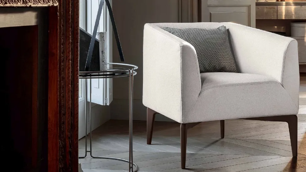 Poltroncina dalla forma squadrata in tessuto Jen di Ditre Italia