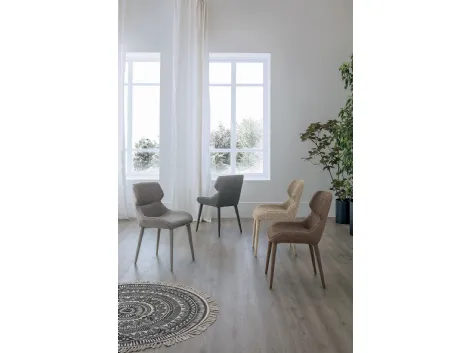 Sedia Detroit imbottita e interamente rivestita in tessuto Soft-Touch vintage di Target Point