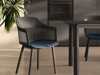 Sedia Laila con braccioli di Scavolini
