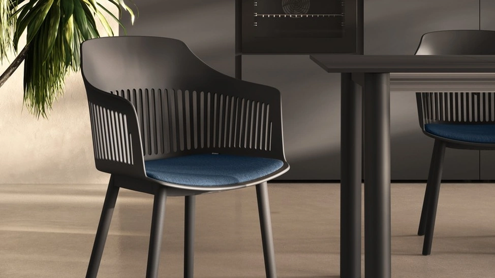 Sedia Laila con braccioli di Scavolini