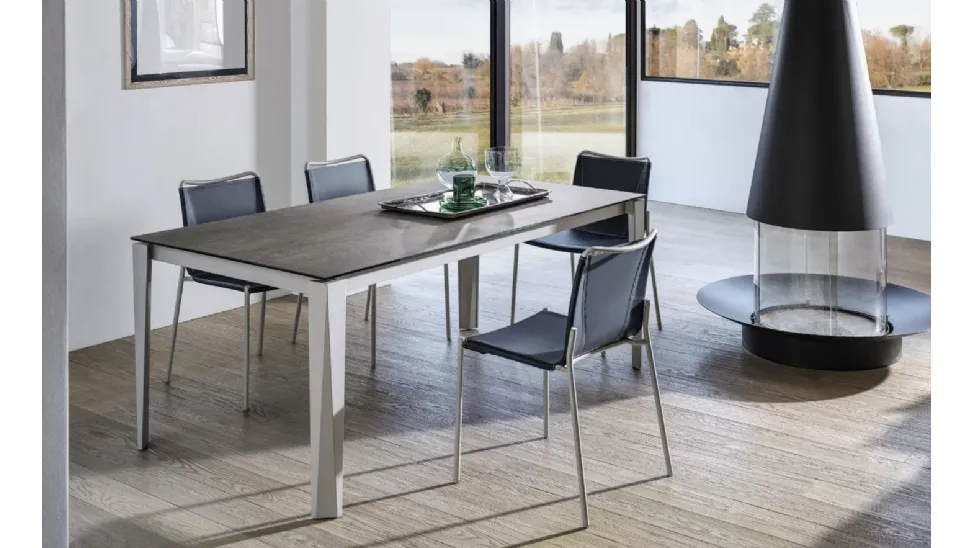 Sedia Shape in cuoio di Bontempi