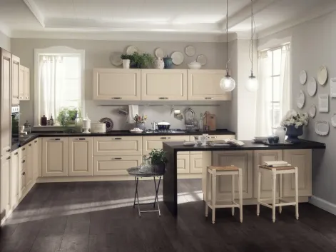 Cucina Classica con penisola Madeleine Bianco Burro di Scavolini