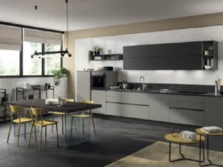 Cucina Moderna Liberamente in laccato Grigio Titanio e Grigio Ferro di Scavolini