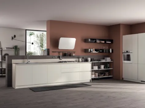 Cucina lineare su misura Evolution in laccato Bianco opaco e mensole in decorativo Concrete Jersey di Scavolini